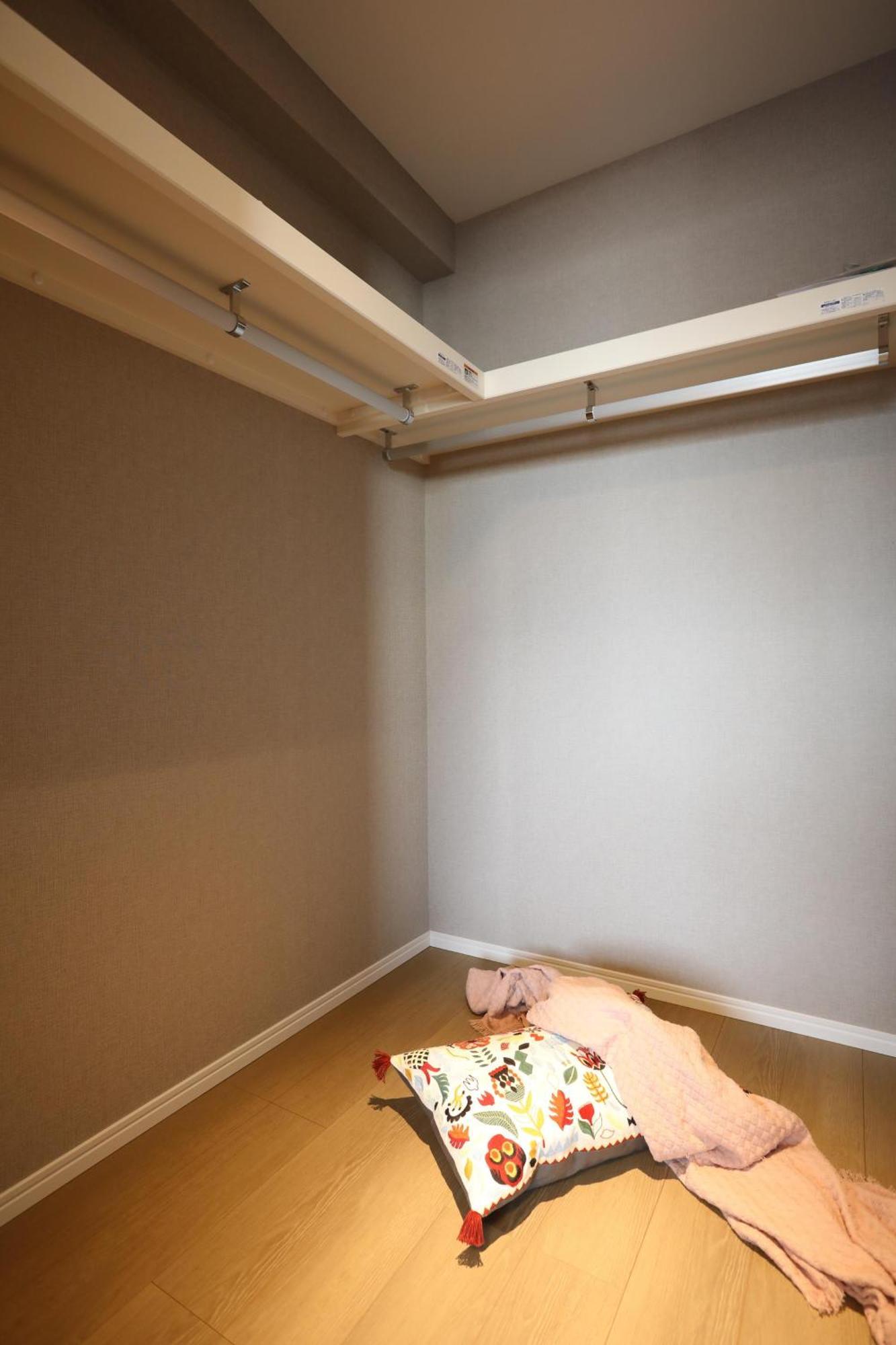 Familiensuite mit Balkon