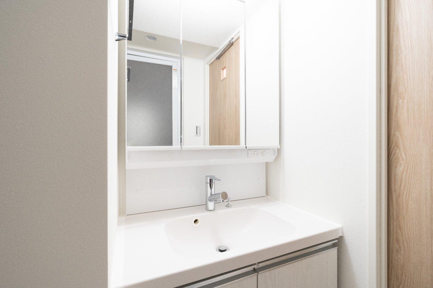 2 Bedroom (Mid-Century Modern) - Refurbished Aug 2026 with Premium Furnishings