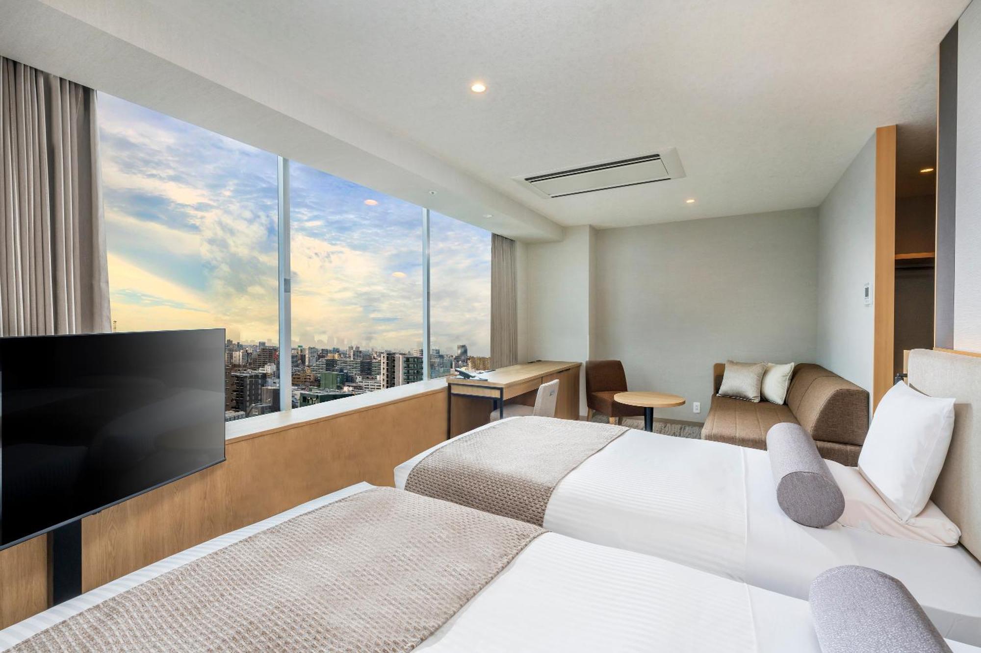 Twin Room with Sky View - Non-Smoking