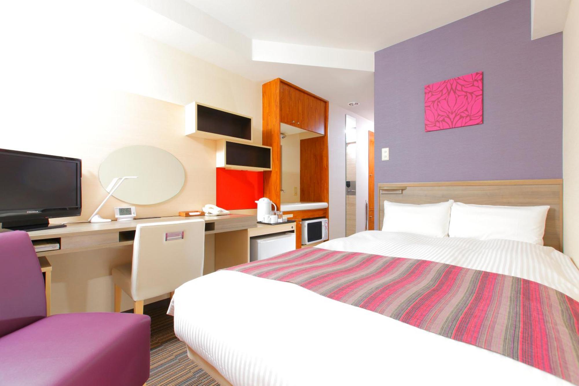 Standard Double Room with Small Double Bed - Smoking - House Keeping is Optional with Additional Cost