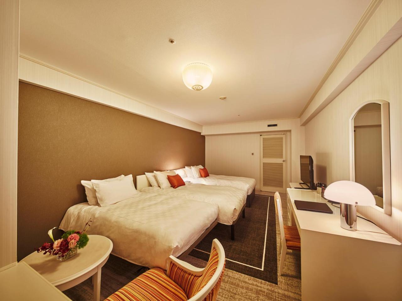 Deluxe Twin Room with Extra Bed - Non-Smoking