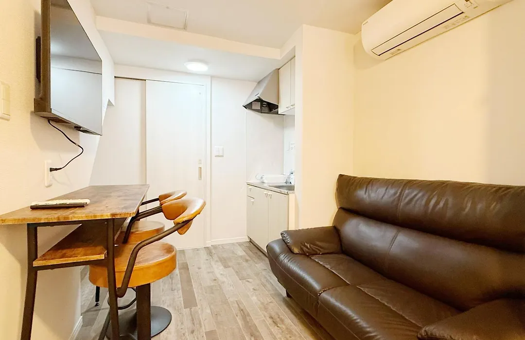 Tokyo Louis House: Ueno Oasis Near Yamanote Line-1