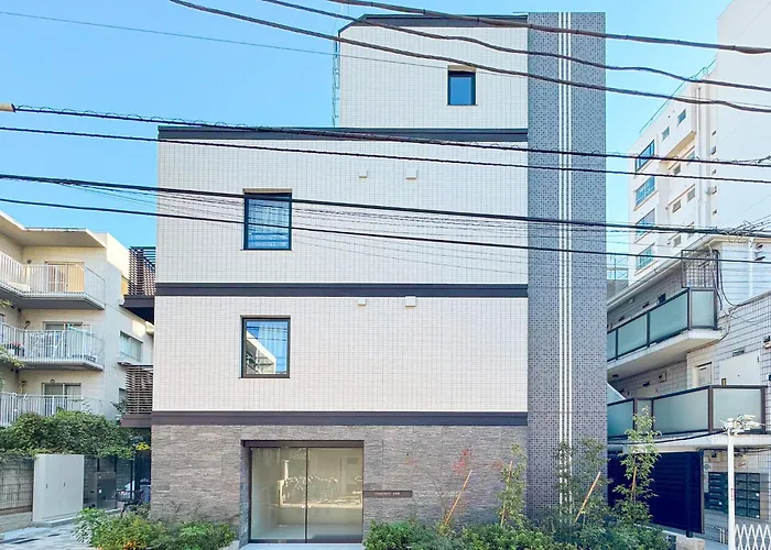 Triphome Higahsi Shinjuku Brand New
