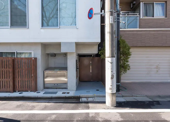 Fare Metallo Tokyo Nakano 11-room Hotel